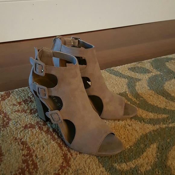 Madden Girl Shoes - Madden Girl peep toe ankle boots size 6.5 EUC